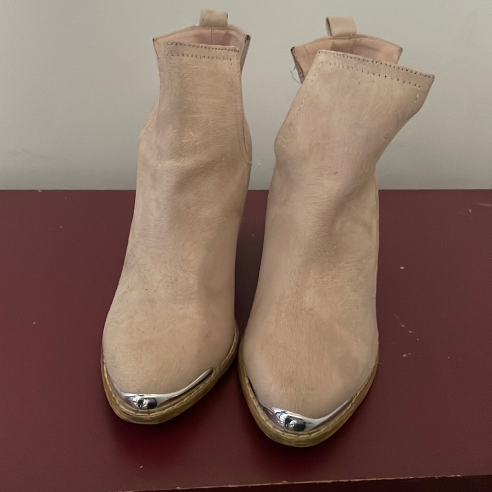 Cut out bootie